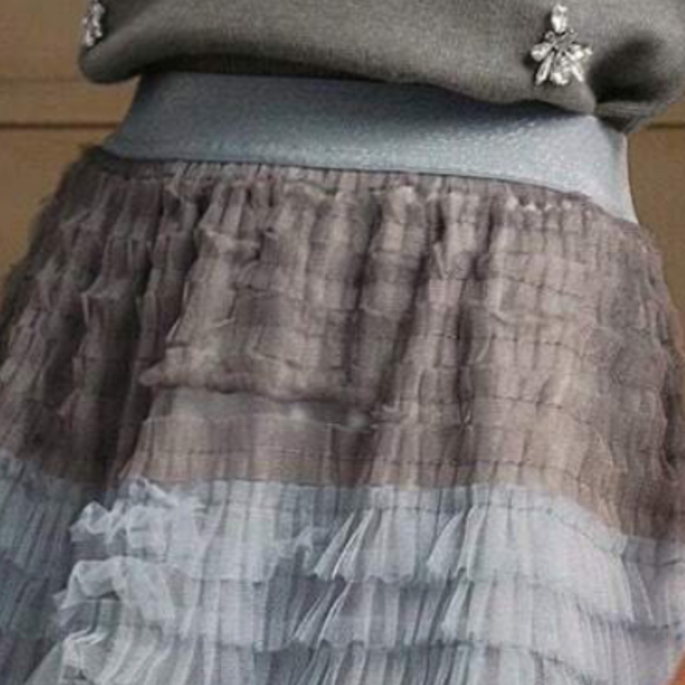 Classic Color Block Stretchy Waist Layered Tulle Maxi Skirt - Picture 7 of 10